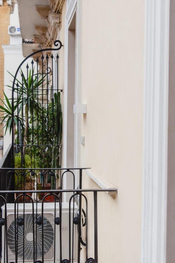 Palazzo Le Travi Hotel Bari Exterior foto